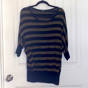 Forever 21 Black & Gold Top